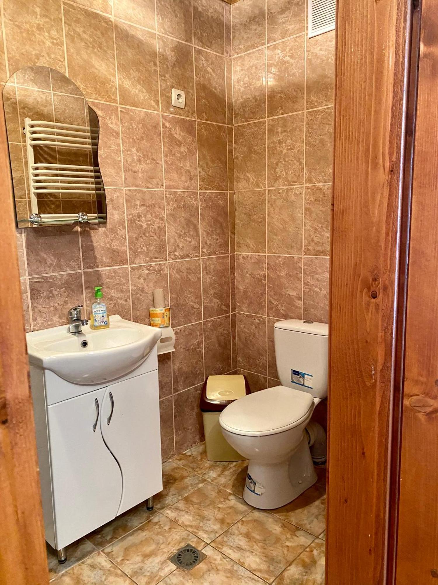 Medova Hata Verkhnyaya Rozhanka Quarto foto